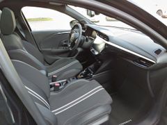 Fahrzeugabbildung Opel Corsa F GS 130PS AT8, Panoramadach,Teilleder,RFK