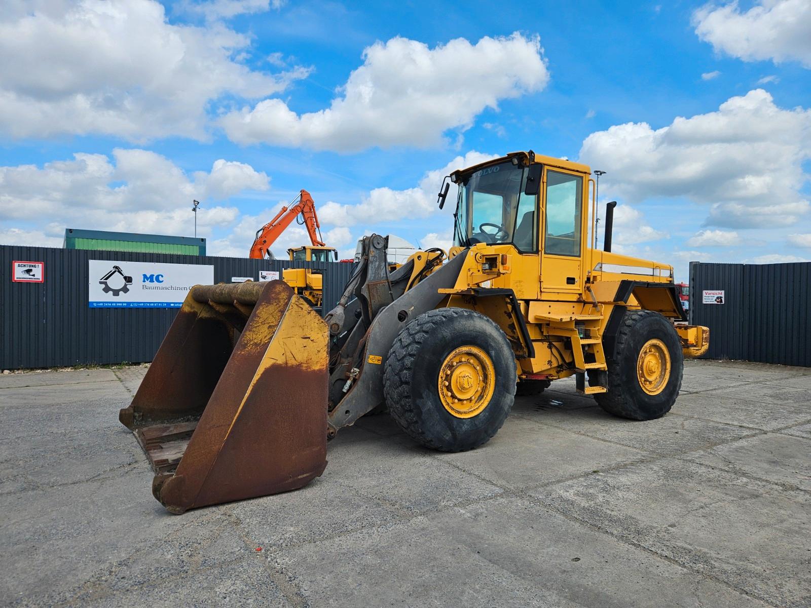 Volvo L 90 D *2000*CE*Schnellwechsel*3-Steuerung