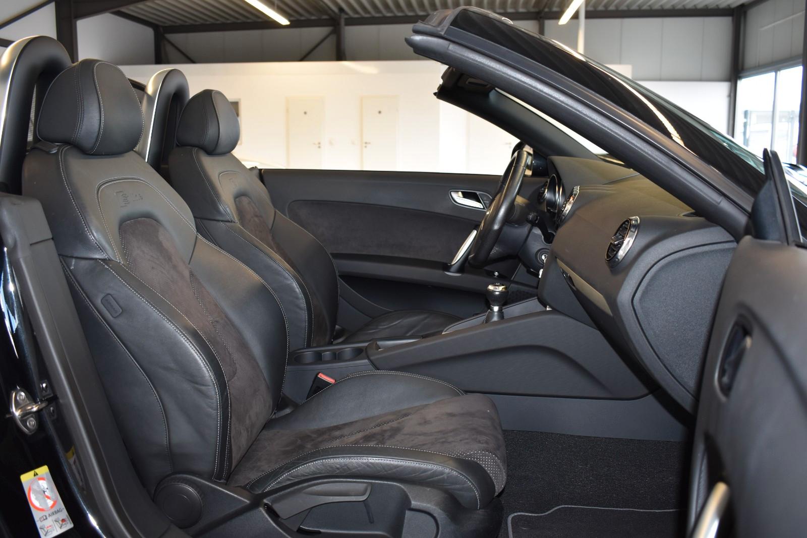 Audi TT 1.8 TFSI Cabrio/S-LINE +/ALCANTARA/SHZ/XENON/