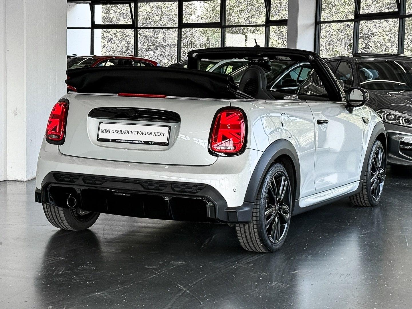 MINI Cooper JCW Trim Aut Nav LED PDChi Komfzg 17"