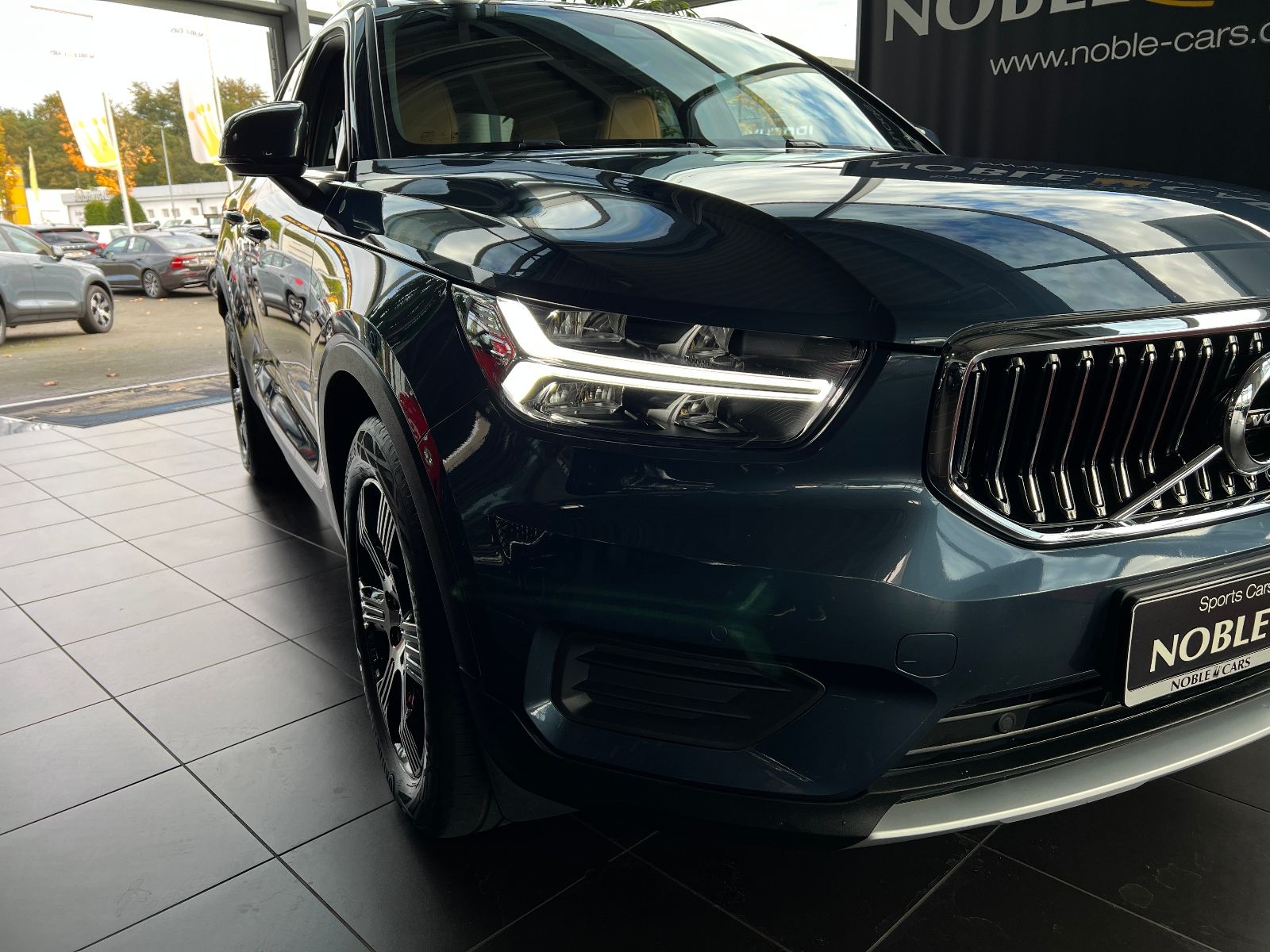 Fahrzeugabbildung Volvo XC40 Inscription AWD LED NAV RFK SHZ ALU