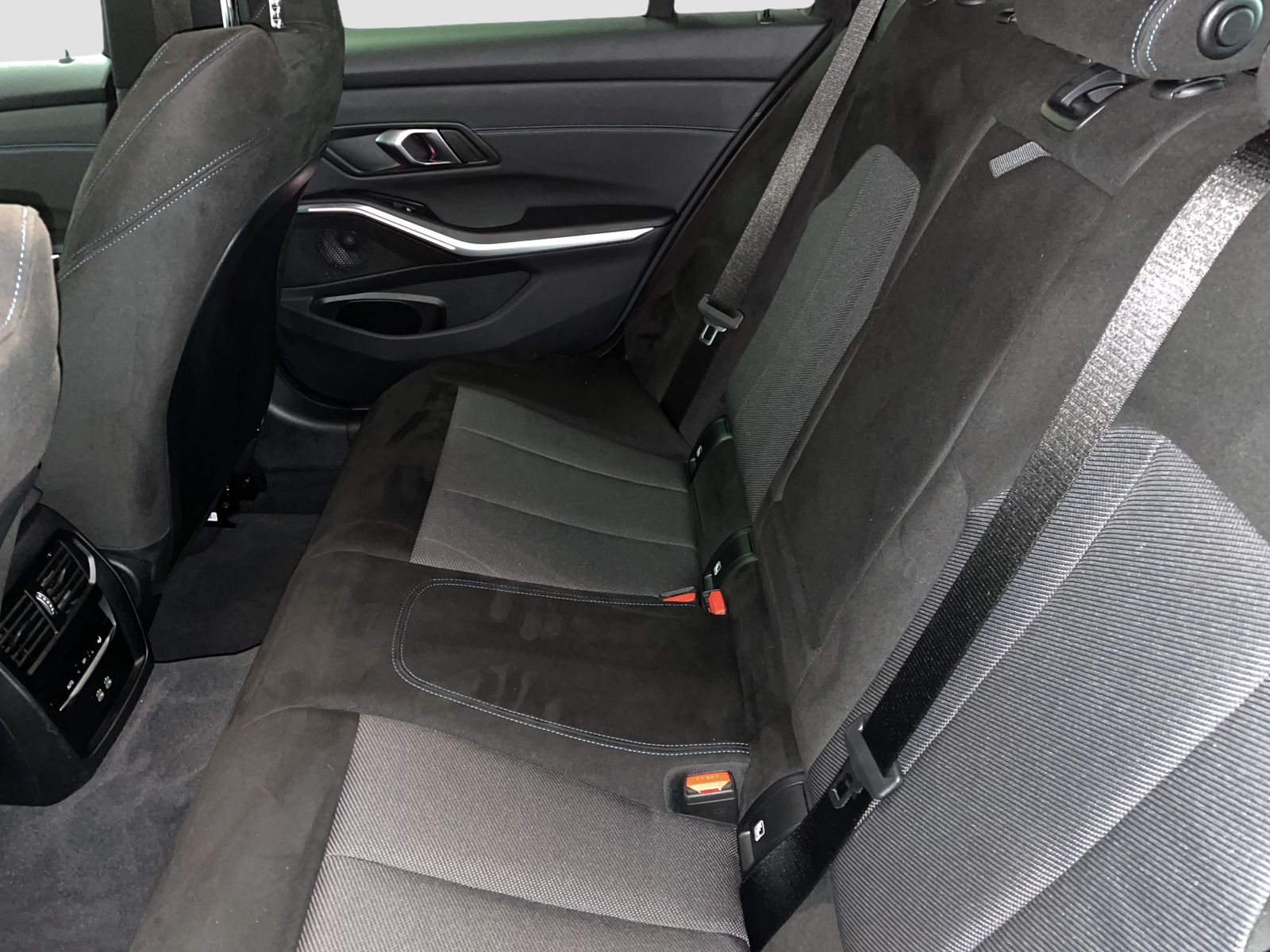 BMW 330 - Bild 13