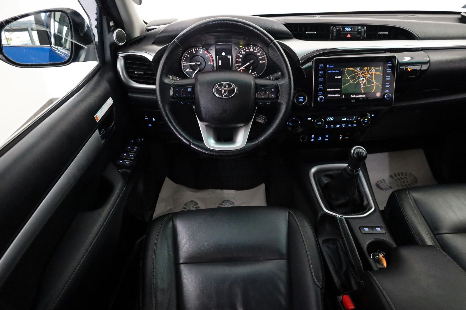 Fahrzeugabbildung Toyota Hilux 2.8 Executive 4x4,LED,Navi,Kamera,Hardtop