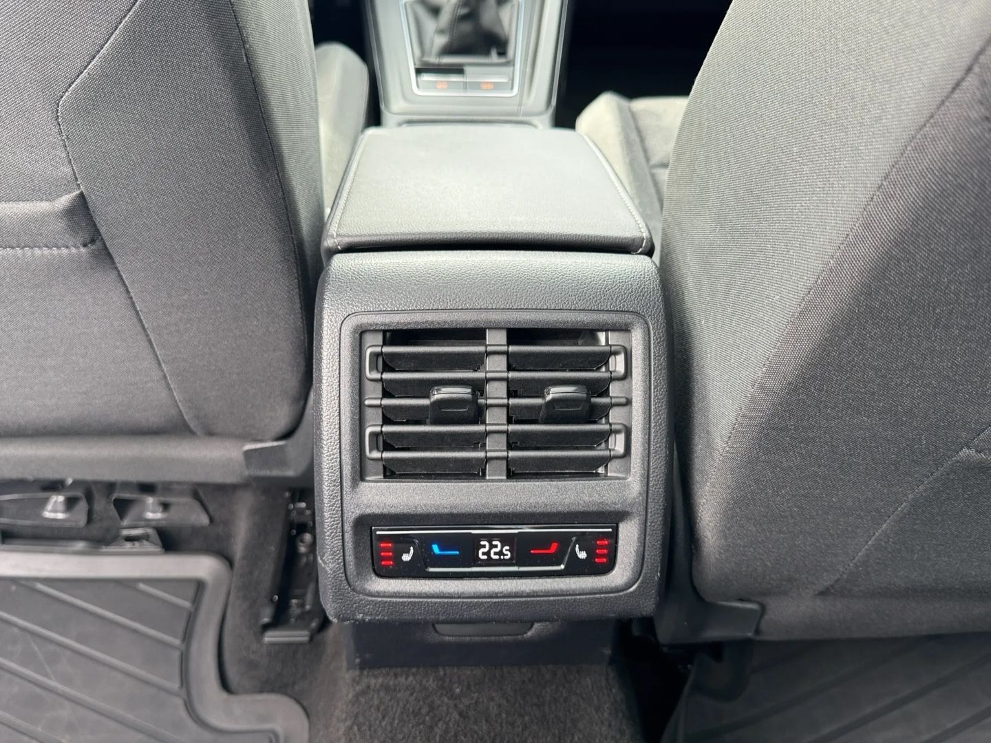 Golf VIII Variant 1.5 TSI *AHK*PANO*STDHZG*