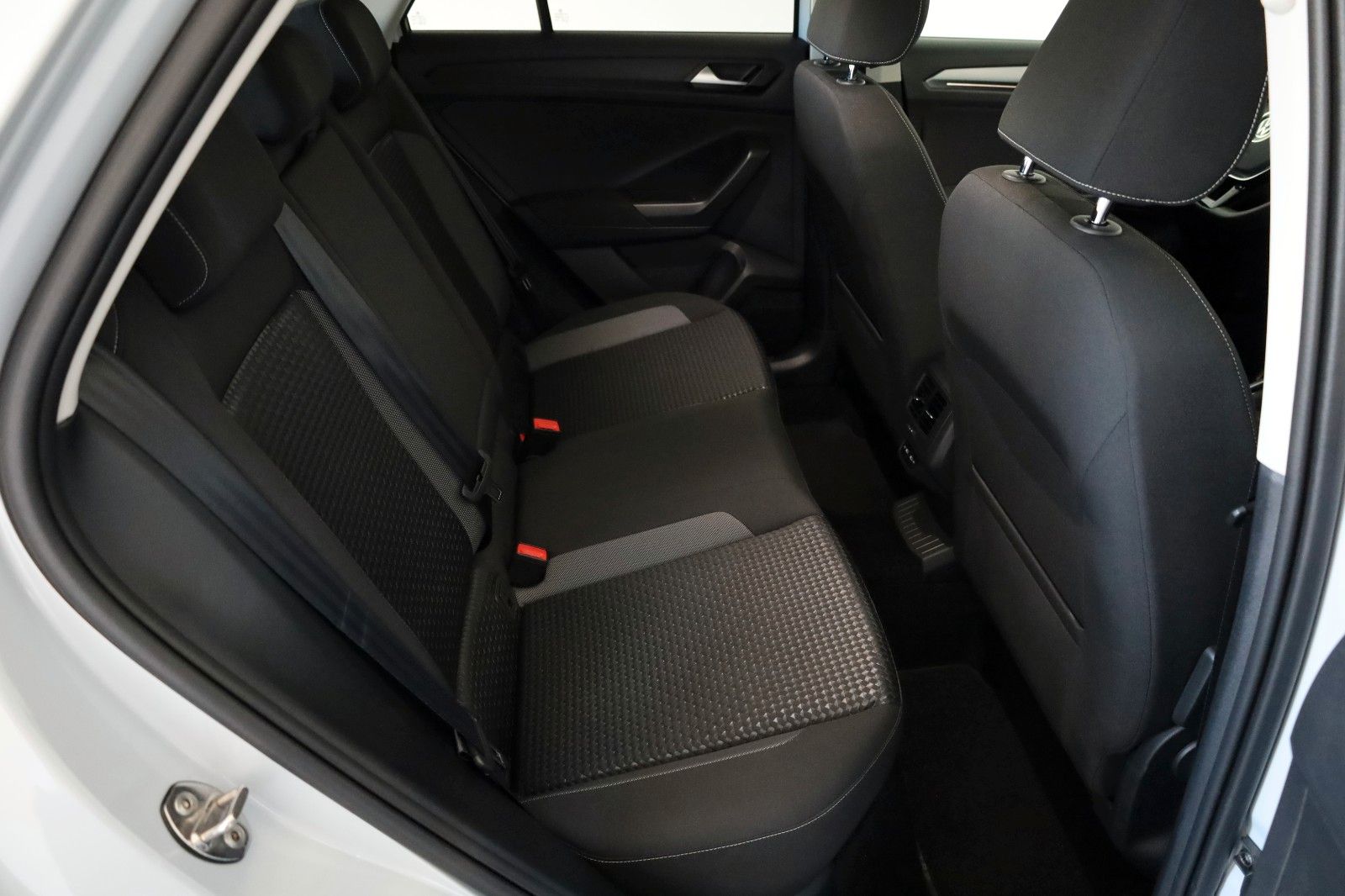 Fahrzeugabbildung Volkswagen T-Roc Active Navi,LED,SH,PDC,Apple CarPlay