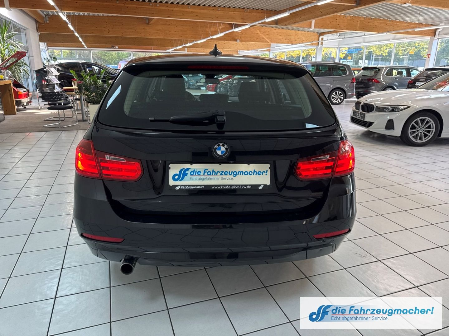 Fahrzeugabbildung BMW 320 dA Touring Navi Soundsy. El. Heckk. *EXPORT