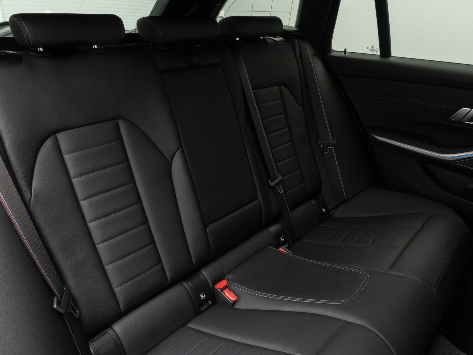 Fahrzeugabbildung BMW 330e xD M Sport Pro Kamera HUD DAB H/K Stop&Go