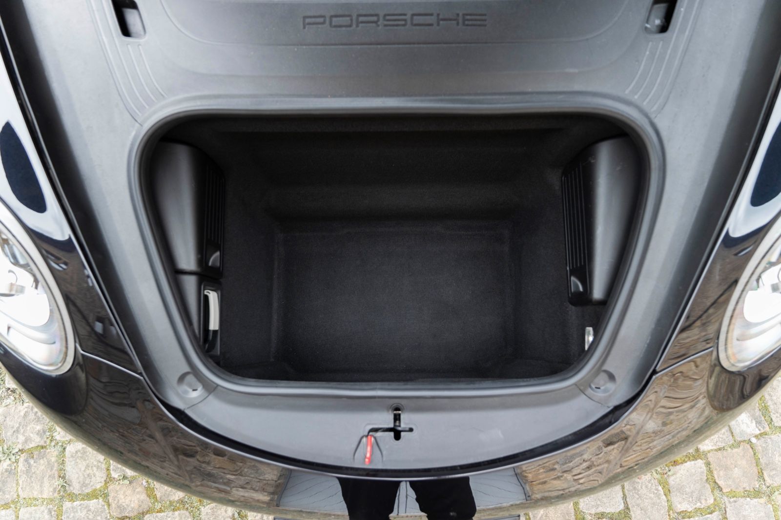 Fahrzeugabbildung Porsche 911 Carrera S Cabrio BOSE PASM TOTW CARPLAY LED