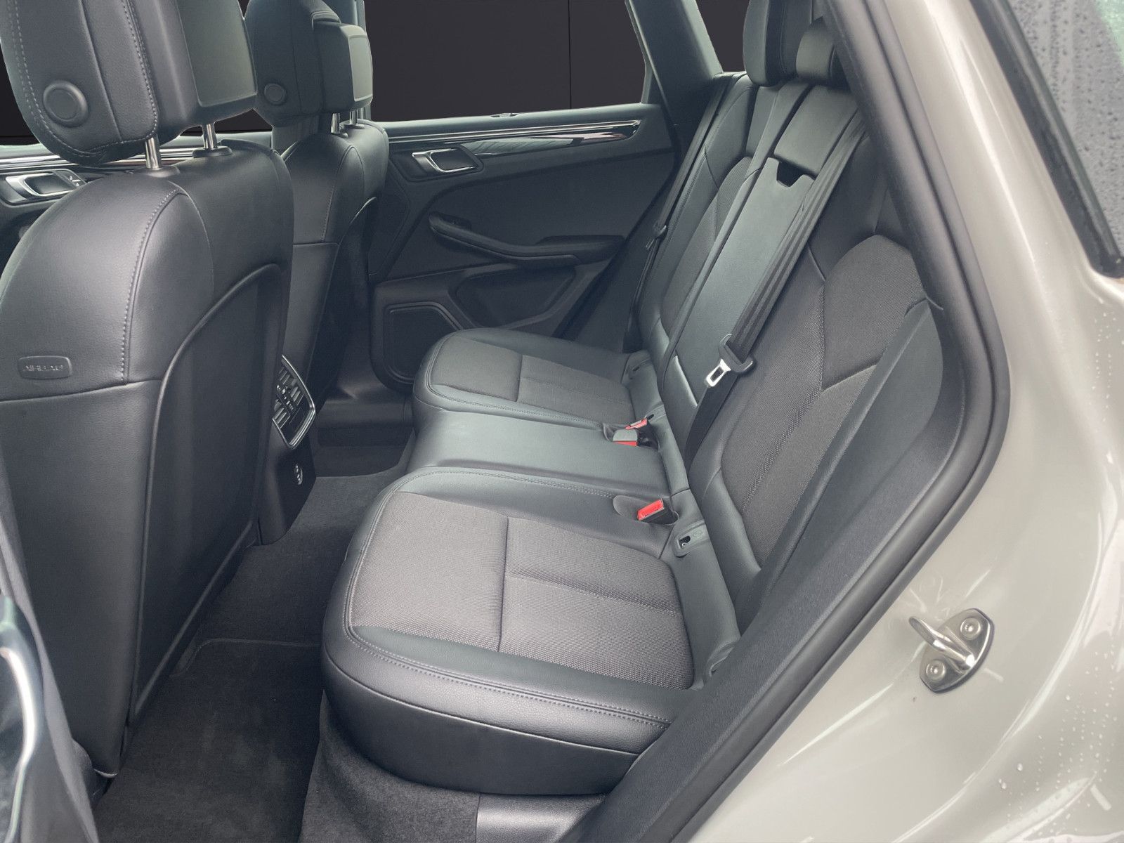 Fahrzeugabbildung Porsche Macan S* Navi*Kamera*AHK* PASM*Sitzheizung*