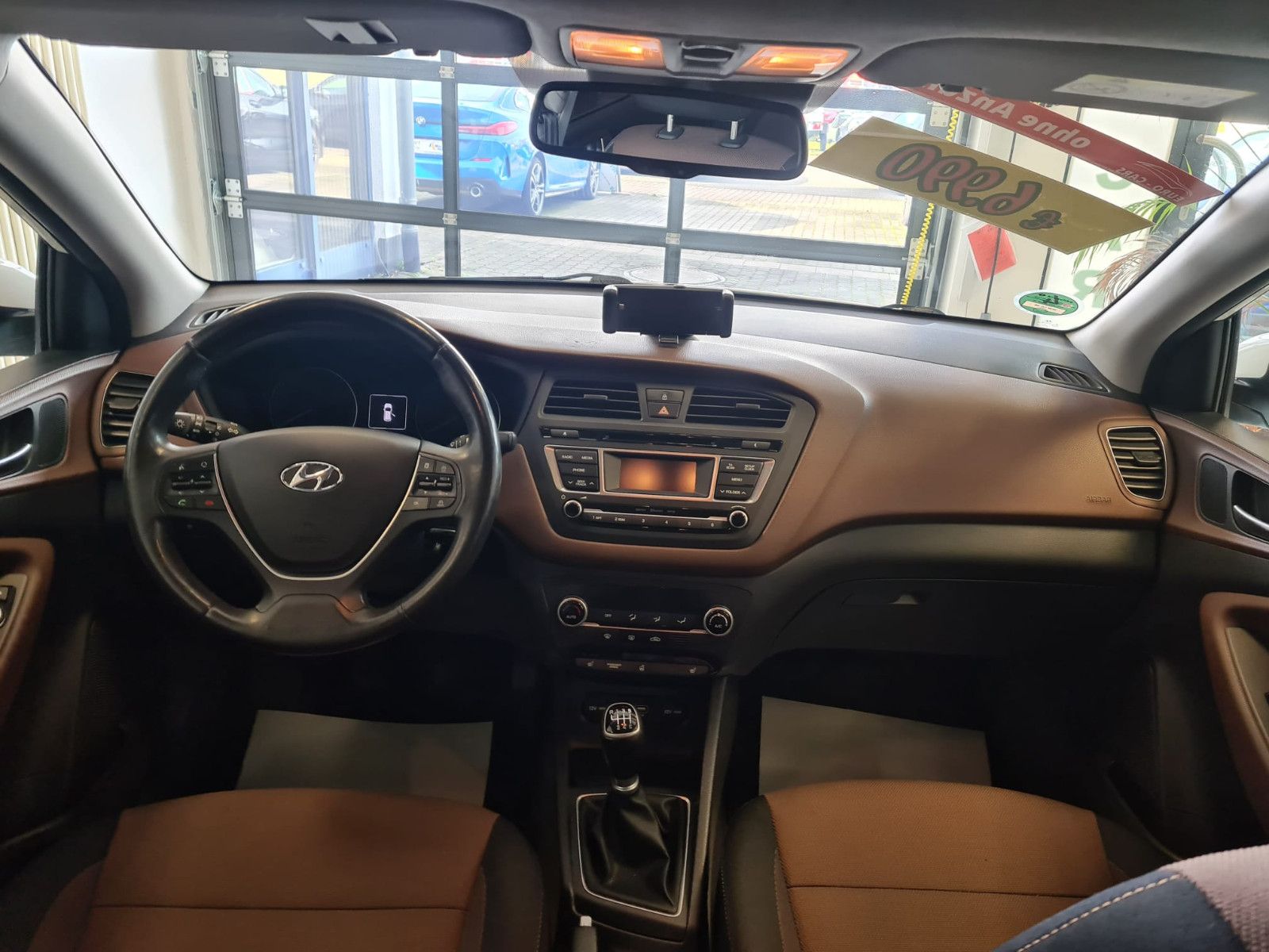 Fahrzeugabbildung Hyundai i20 Style / KLIMA / PANORAMADACH/GARANTIE