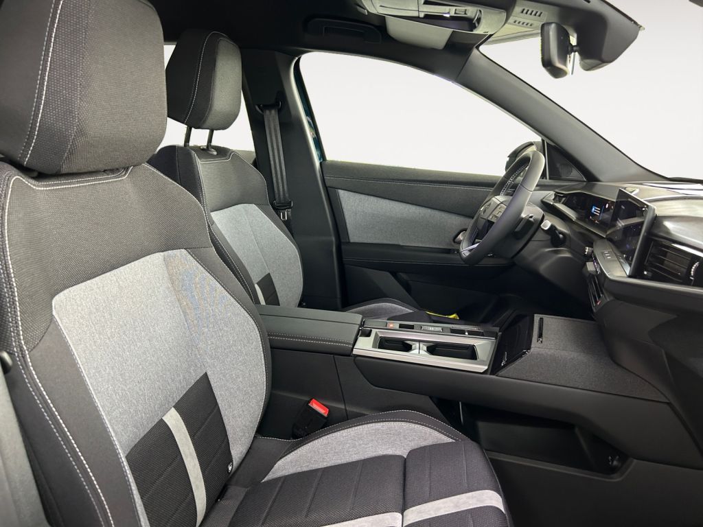 Fahrzeugabbildung Opel Grandland 1.2 DI Hybrid 48 V Automatik Edition