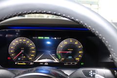 Fahrzeugabbildung Mercedes-Benz E 300 e Autom. AMG LINE COMAND Business HUD uvm.