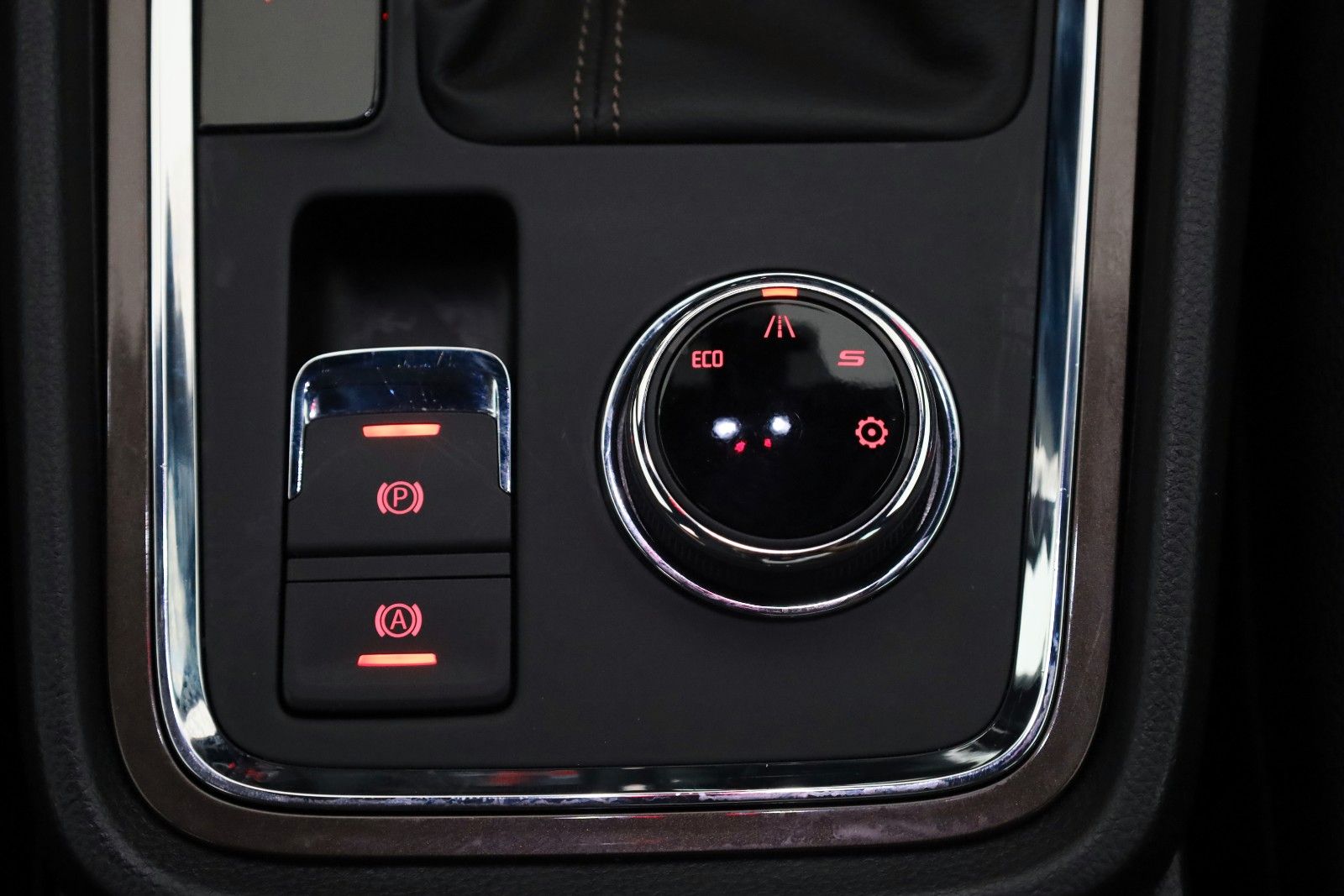 Fahrzeugabbildung SEAT Ateca Xcellence T.Leder,Navi,LED,SH,ACC,SR+WR