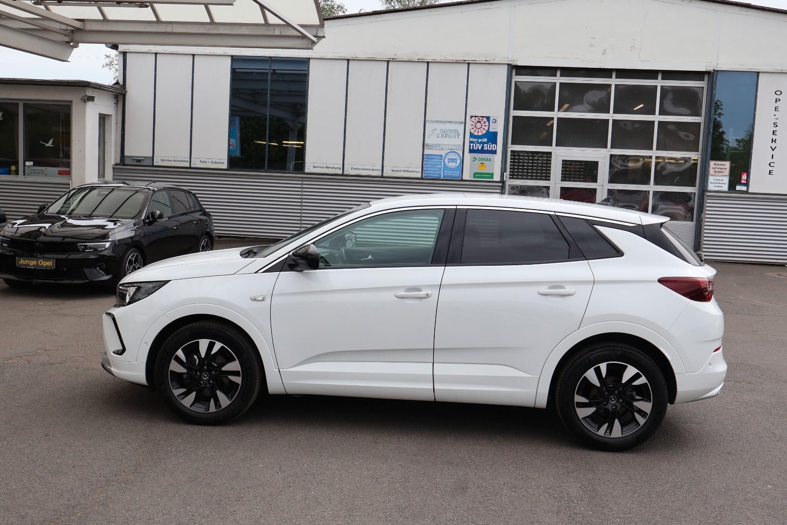 Opel Grandland 1.5 Diesel AT8 Elegance+ACC+Navi+