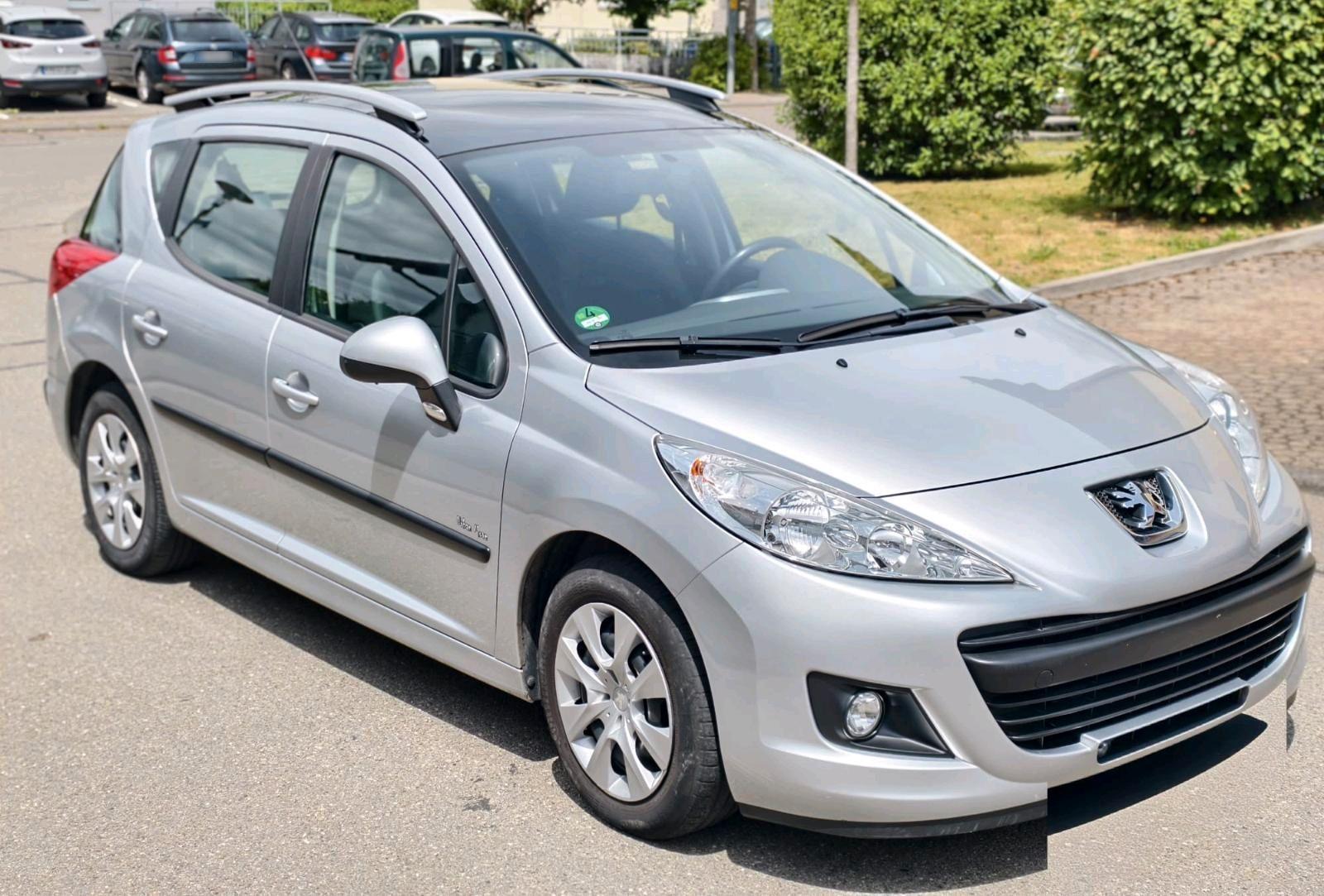 Peugeot 207 2011 — rear view