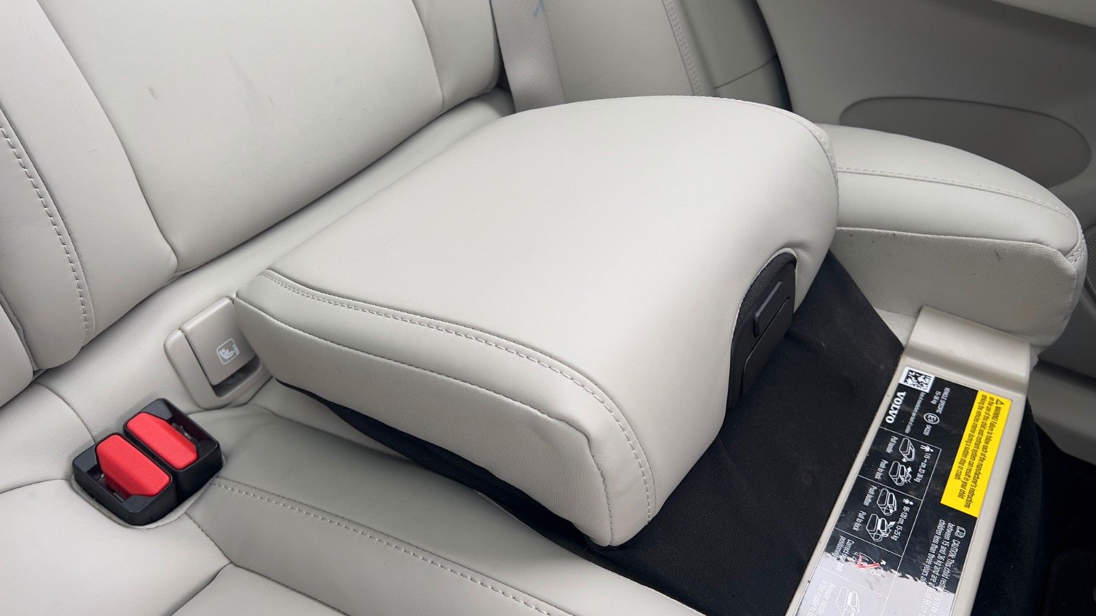 Fahrzeugabbildung Volvo XC60 B5 D Ultimate Bright AWD*AHK*STHZG*Massage*