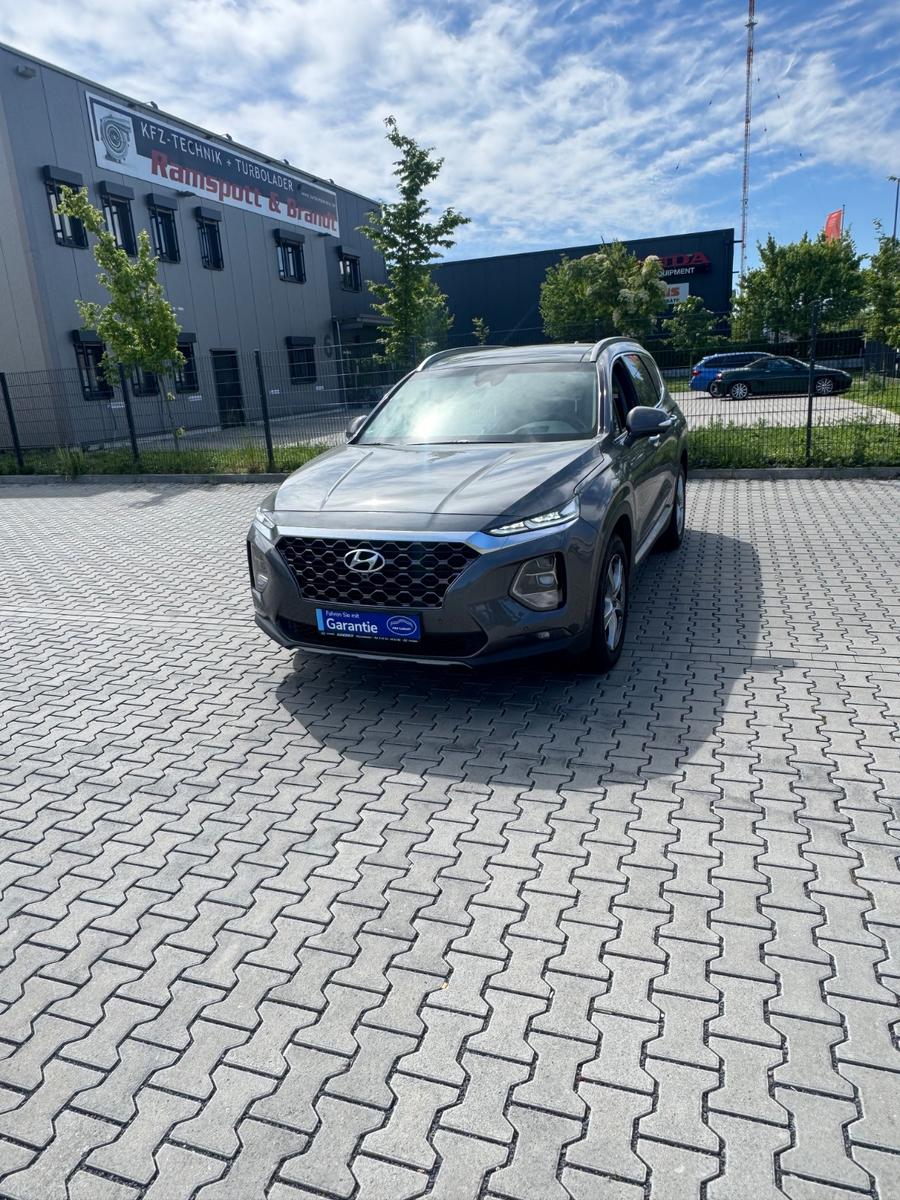Hyundai Santa Fe Premium 4WD Rentner Fahrzeug