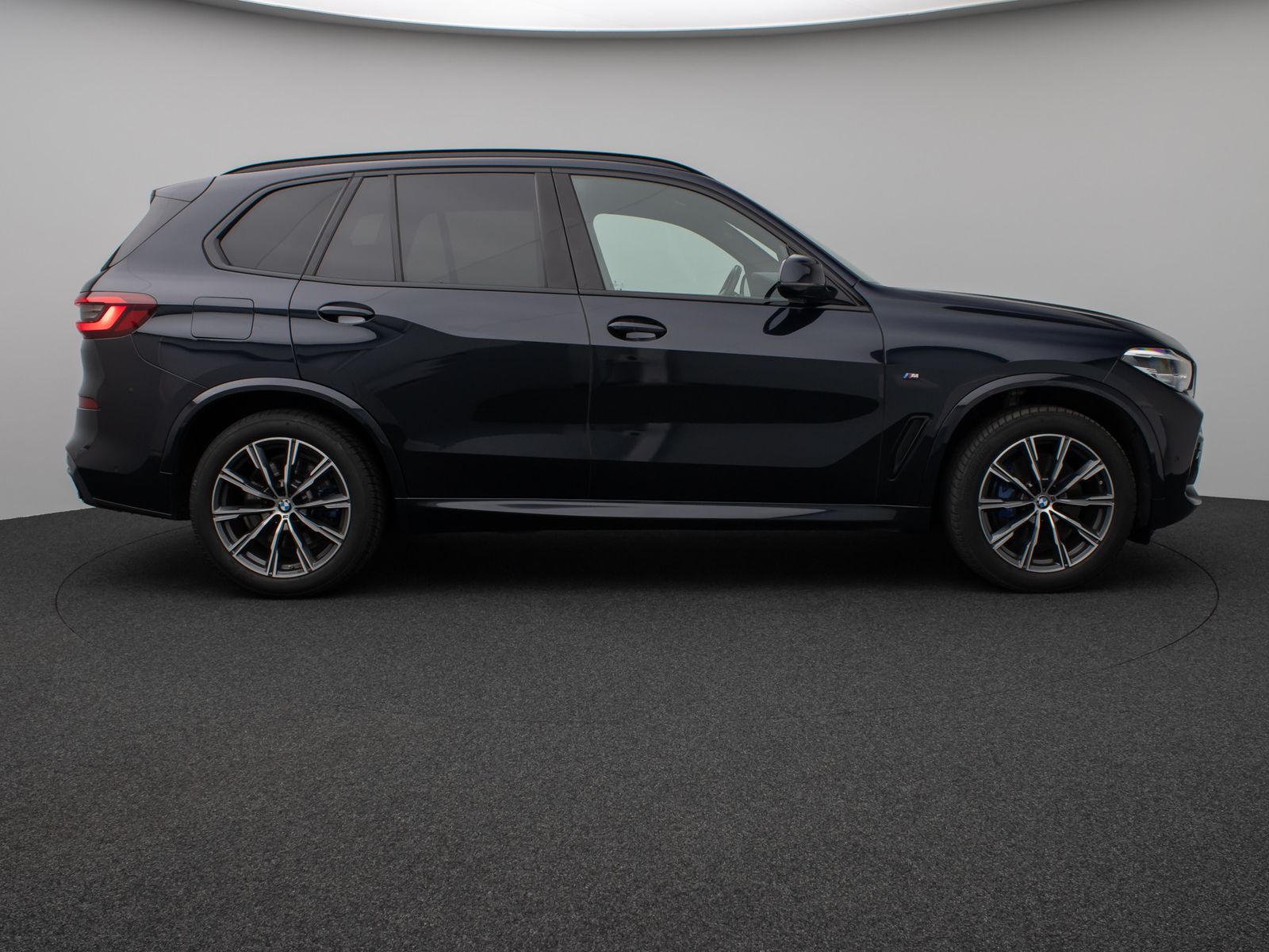 Fahrzeugabbildung BMW X5 xD25d M Sport Panorama Kamera HUD DAB H/K AHK
