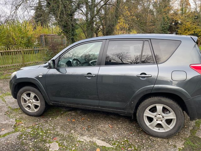 Toyota RAV 4 2.2-l-D-CAT 4x4 Executive Executive