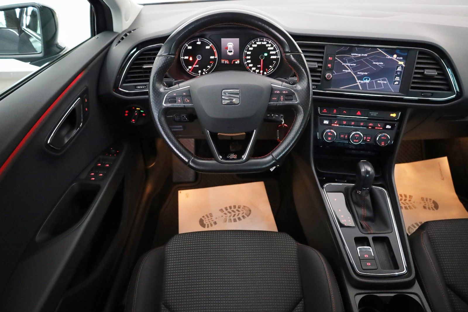 Fahrzeugabbildung SEAT Leon ST FR T.Leder,Navi,LED,ACC,Apple CarPlay