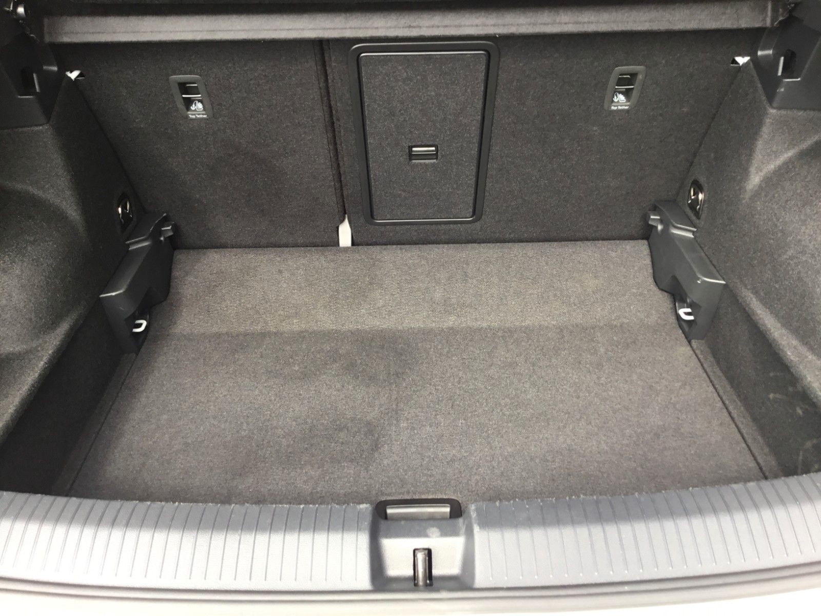 Fahrzeugabbildung Volkswagen T-Roc 1.5 TSI DSG Style+ACC+MatrixLED+Kessy+Navi