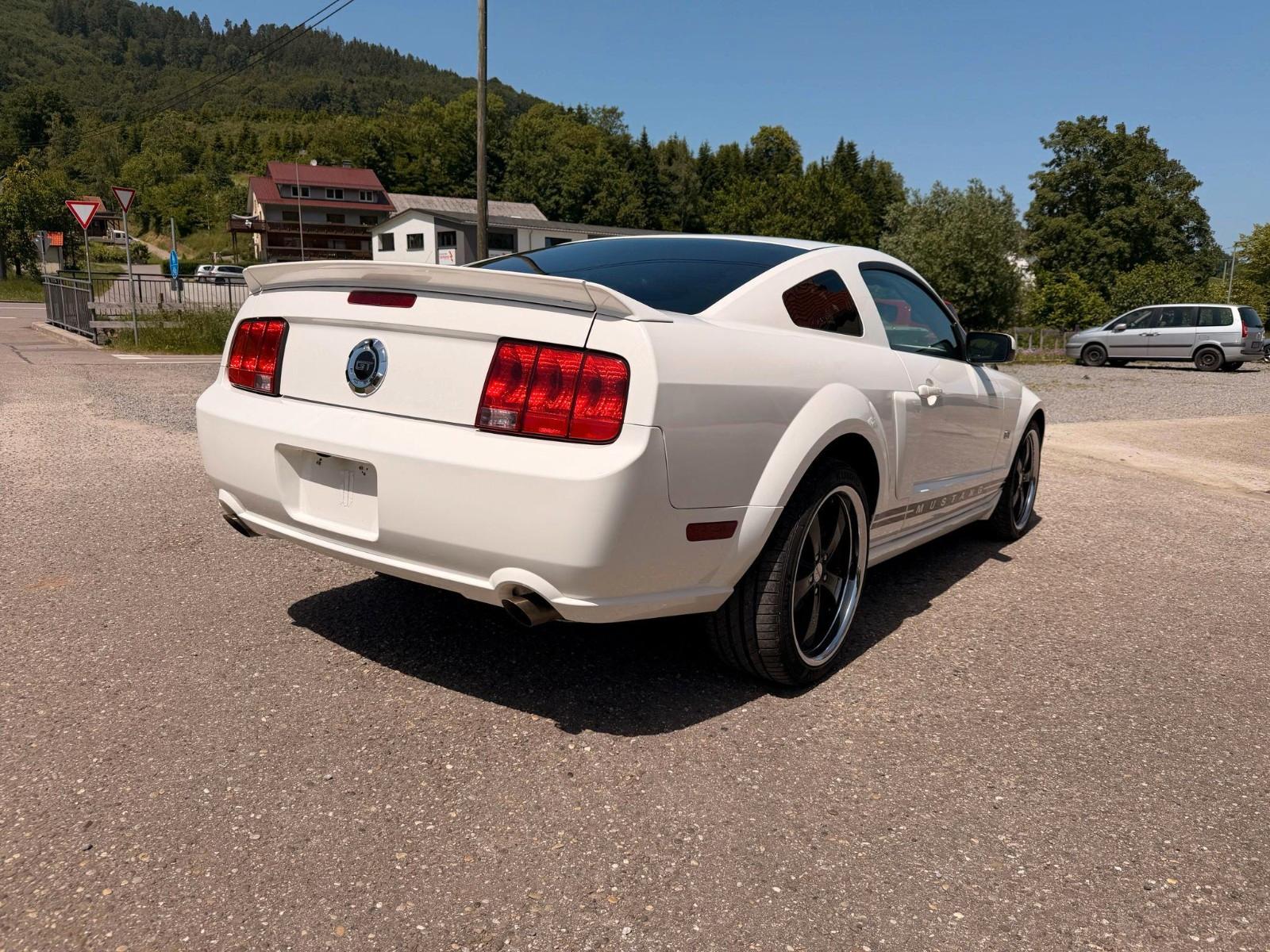 Ford Mustang V6