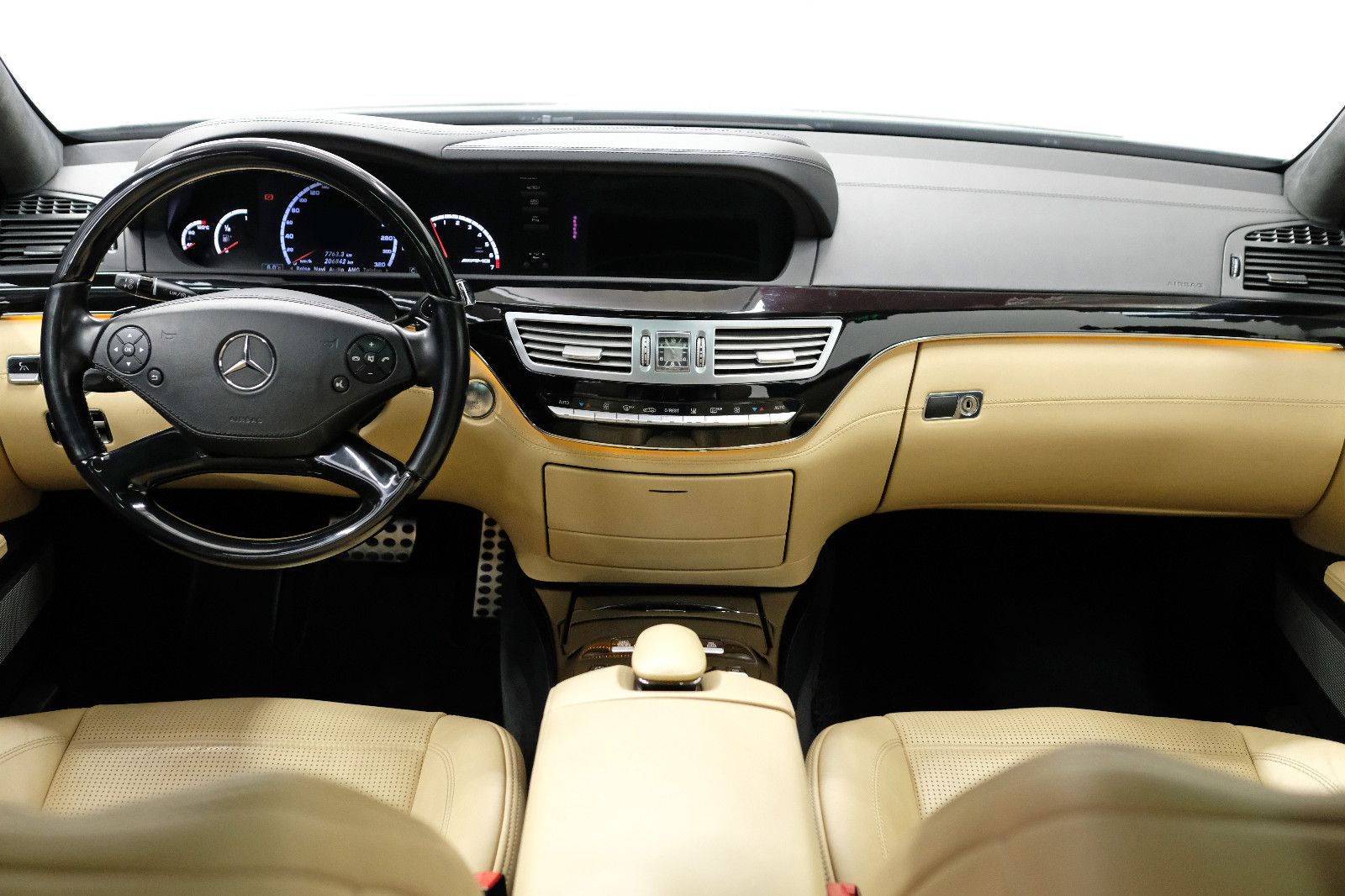 Fahrzeugabbildung Mercedes-Benz S 63 AMG L| B&O | MASSAGE| NACHTSICHT |DESIGNO