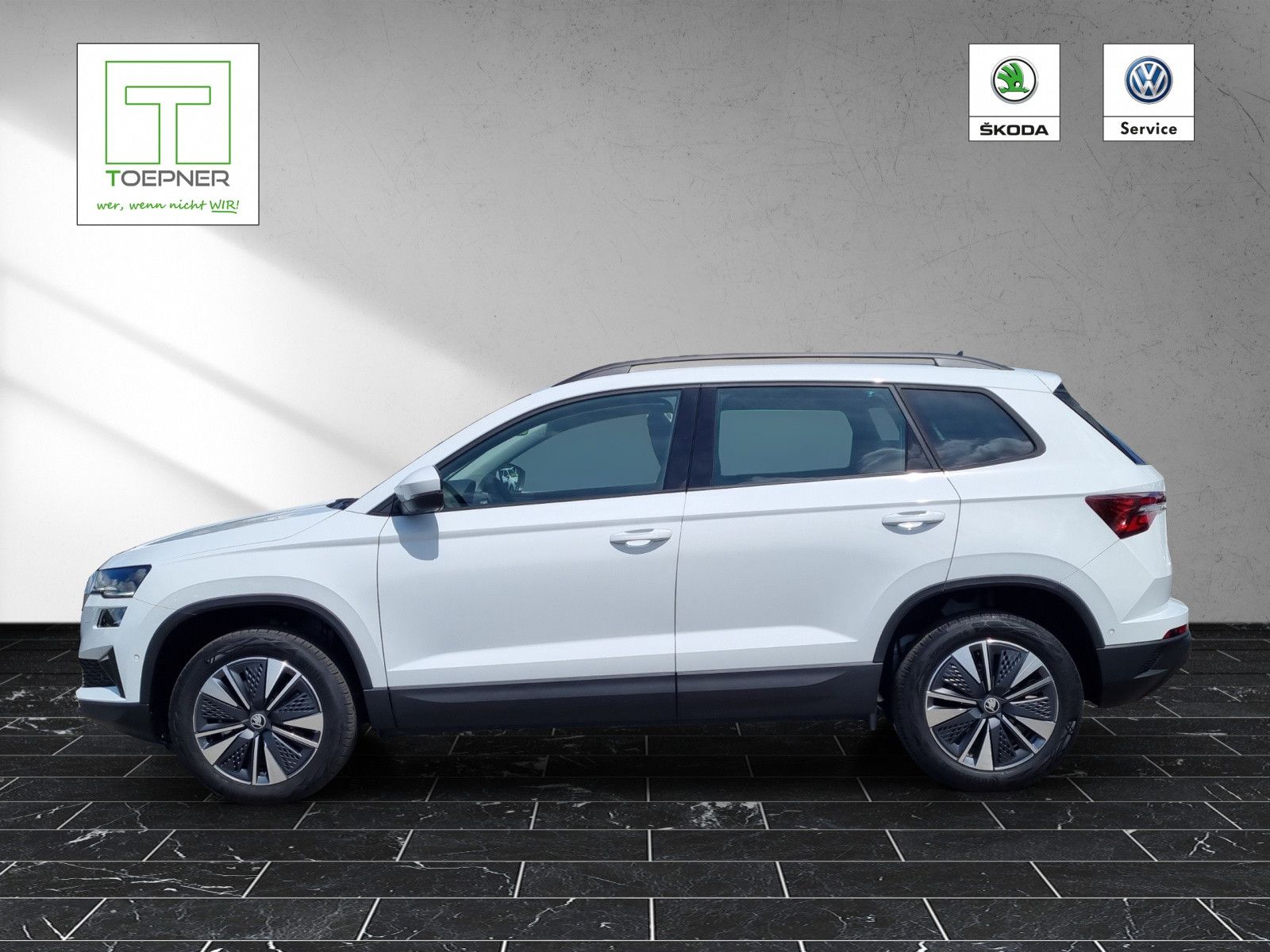 Fahrzeugabbildung SKODA Karoq Balance 2,0 TDI PANO Fahrassi Parken+