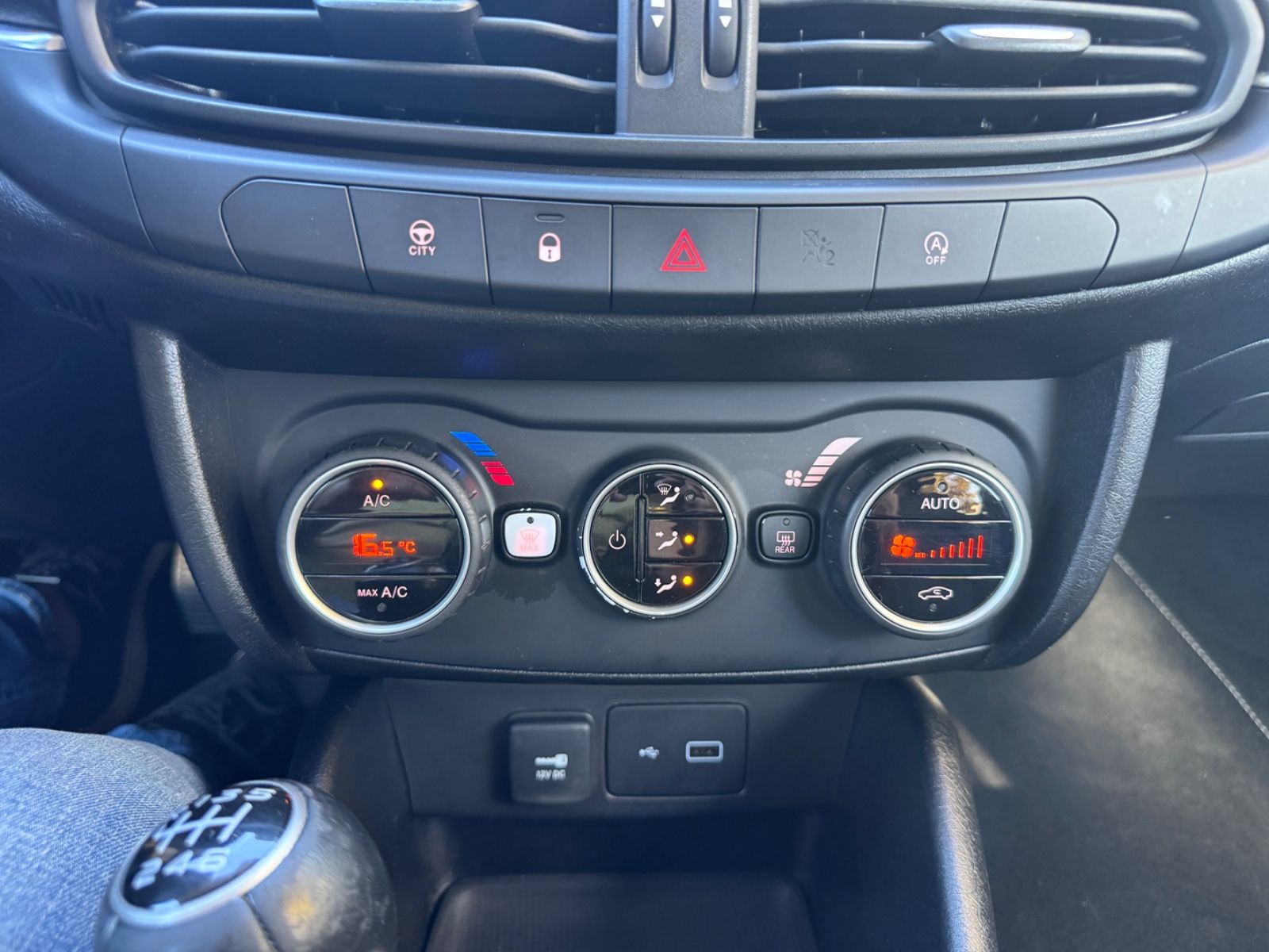 Fahrzeugabbildung Fiat Tipo Mirror 1.6  Navi+Kamera