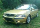 Volvo V40 Kombi 1,8L / Teilleder / Klima /... - gebrauchte Volvo V40 aus dem Jahr 2002