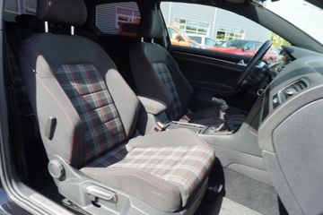 Volkswagen Golf - 12