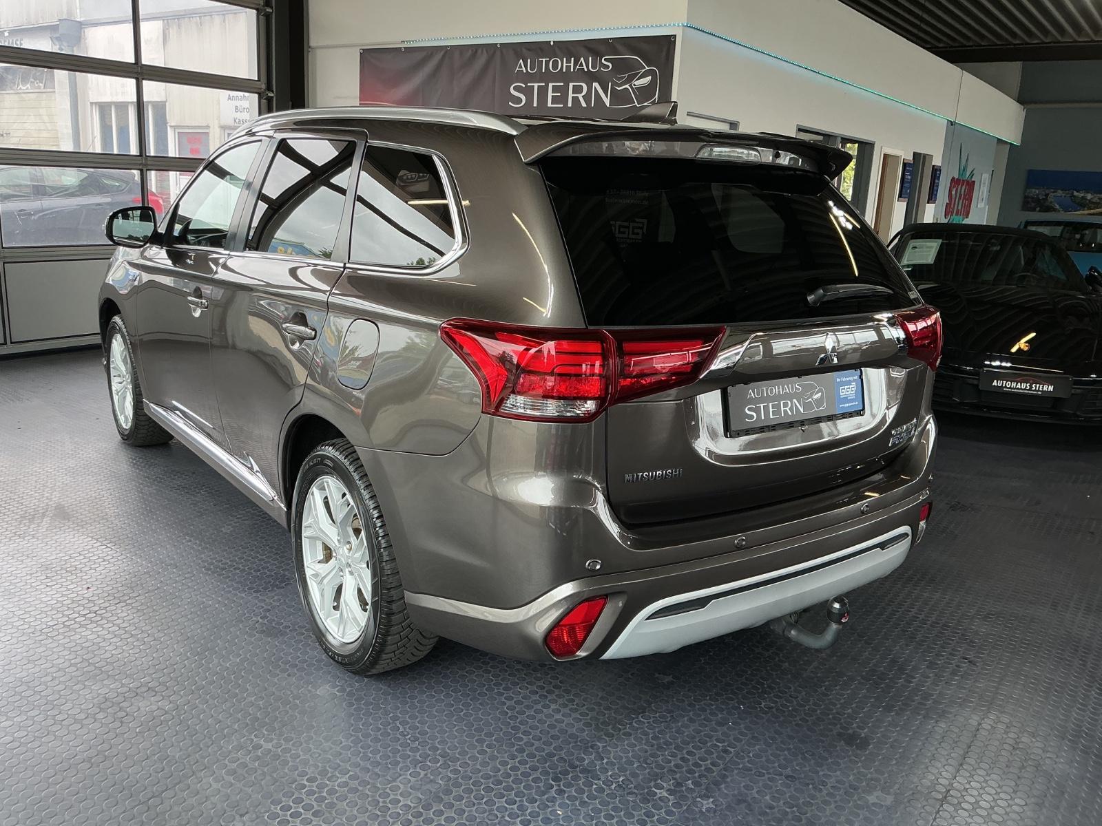 Mitsubishi Outlander PHEV Top 4WD * Sportpaket * 360 Kamera