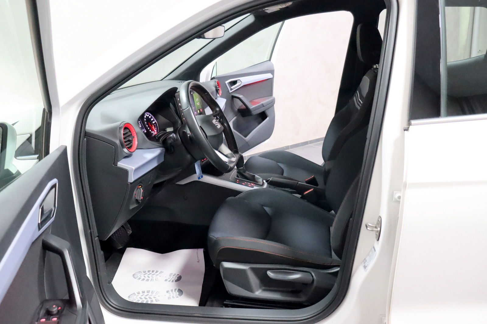 Seat Arona 1.0 TSI DSG FR KAMERA NAVI LED ACC SHZ PLA imagem 3
