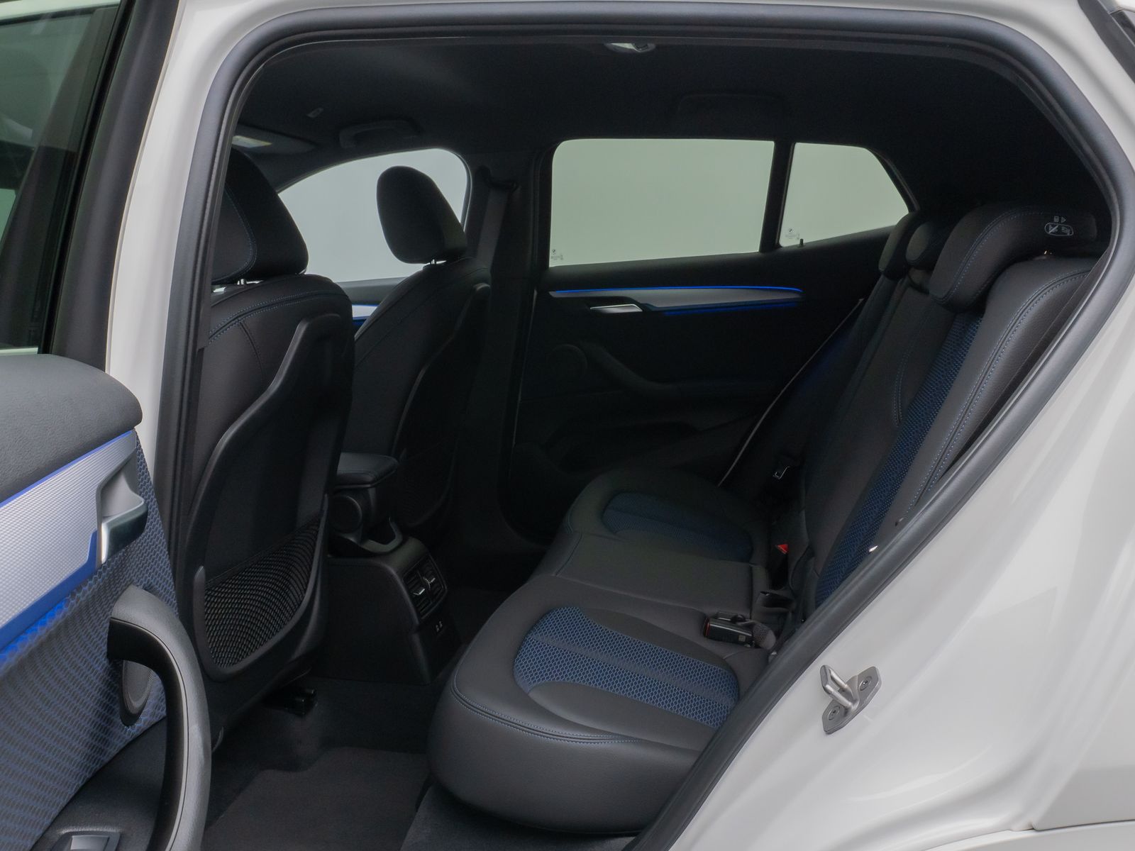 Fahrzeugabbildung BMW X2 xD20i M Sport Kamera HUD DAB Navi+ Alarm 19"