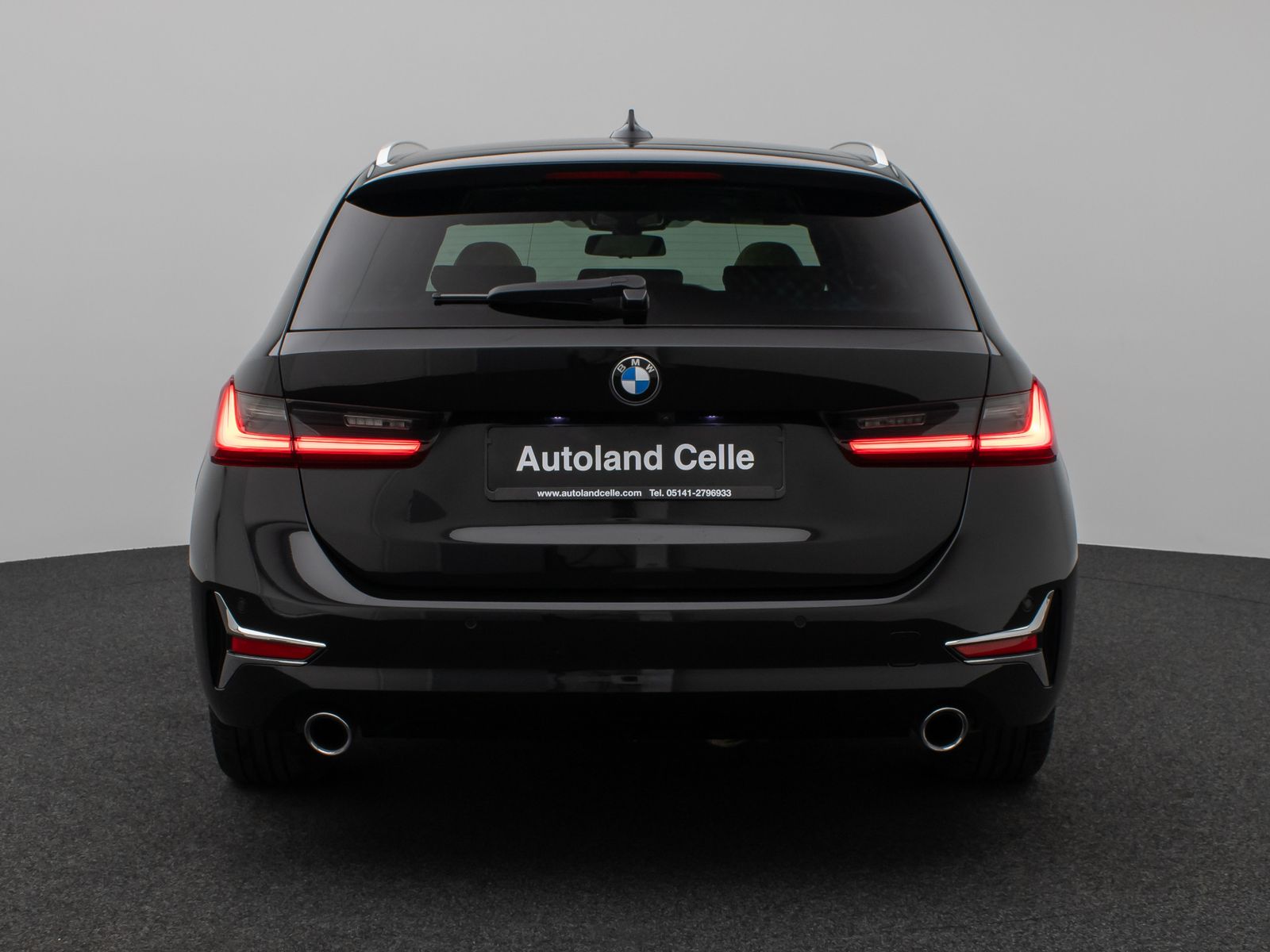 Fahrzeugabbildung BMW 320d xD LuxuryLine Kamera HUD DAB H/K AHK Komfor