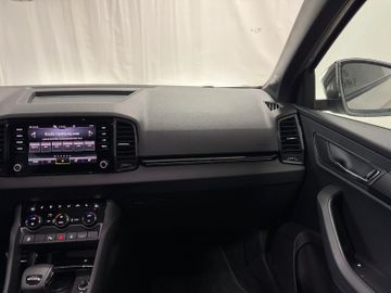 Fahrzeugbestand 23 Skoda Karoq Sportline 1.5 Matrix+AHK+Panodach+Kamera