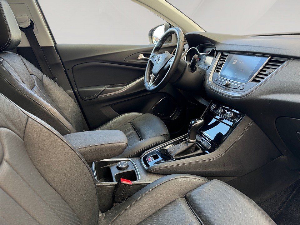 Fahrzeugabbildung Opel Grandland X 1.6 A/T Turbo Ultimate