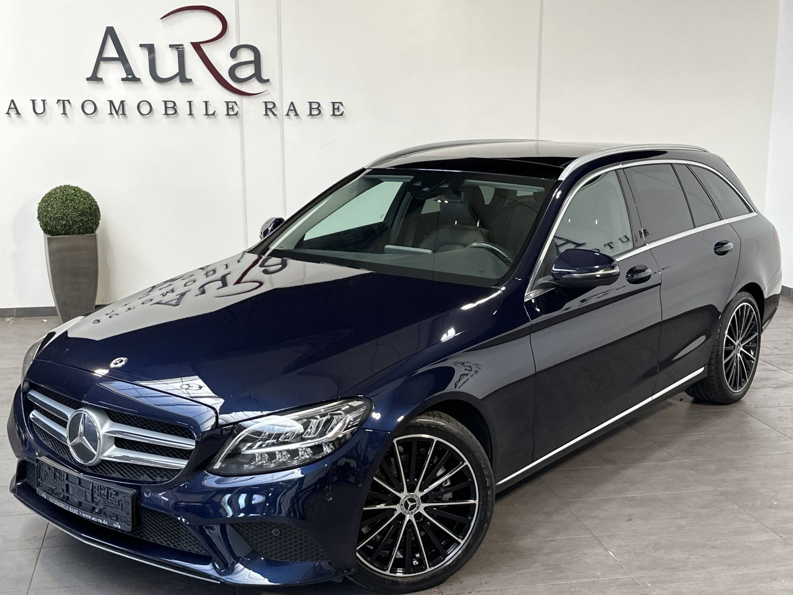 Fahrzeugabbildung Mercedes-Benz C 220d T Avantgarde NAV+LED+PANORAMA+DISTRONIC