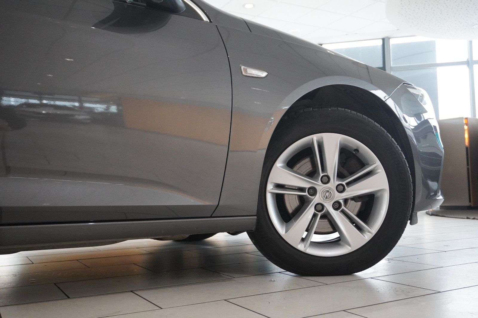 Fahrzeugabbildung Opel Insignia B ST 2.0D BUSINESS NAVI/LED/KAMERA/HUD