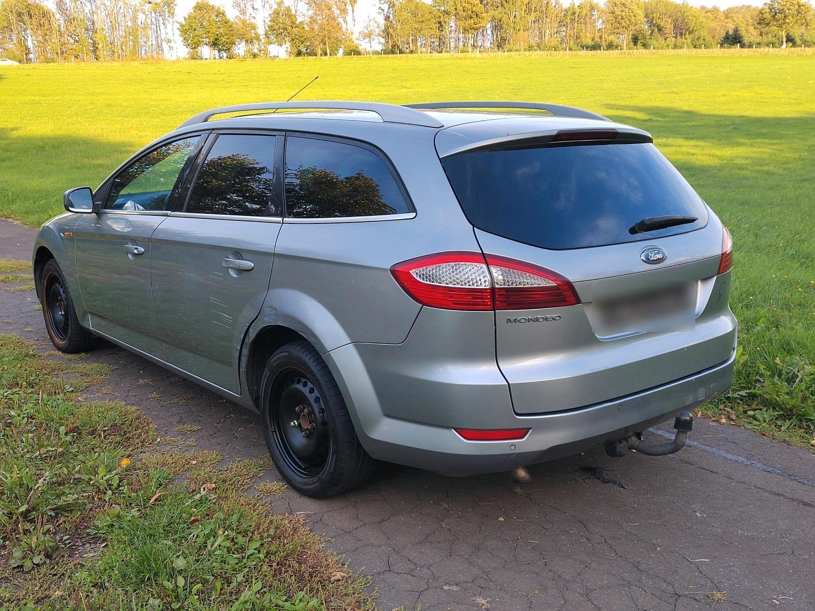 Ford Mondeo 2009 — rear view