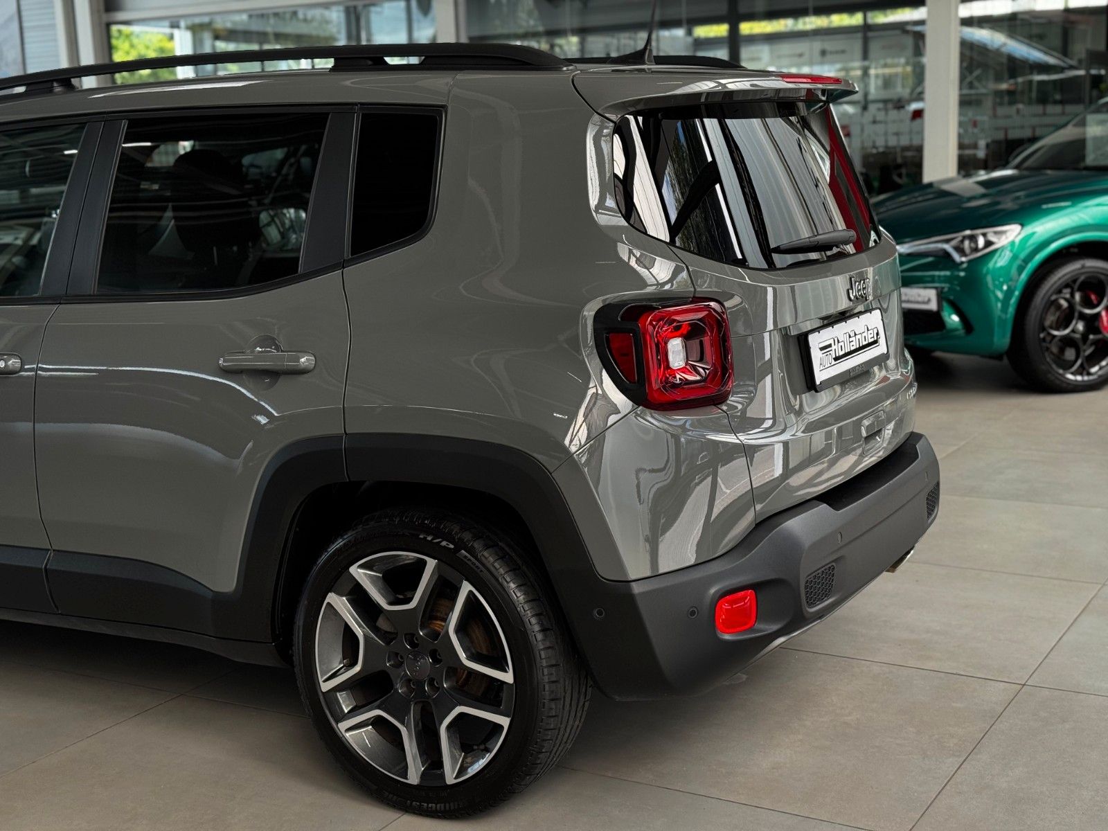 Fahrzeugabbildung Jeep Renegade 1.3 T-GDI Limited FWD "Navi- + Soundp."