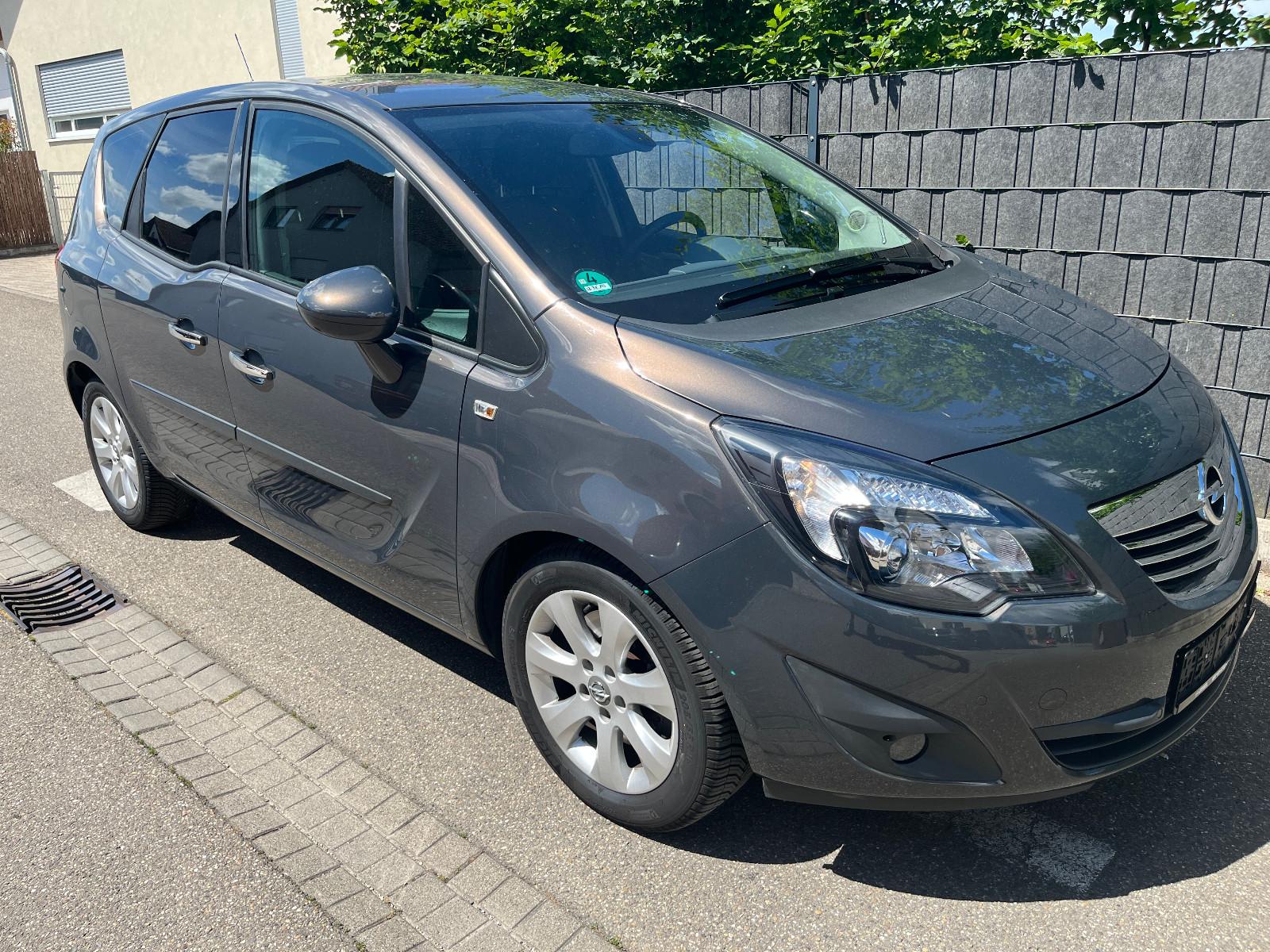 Opel Meriva B Innovation- Fahrradträger integriert