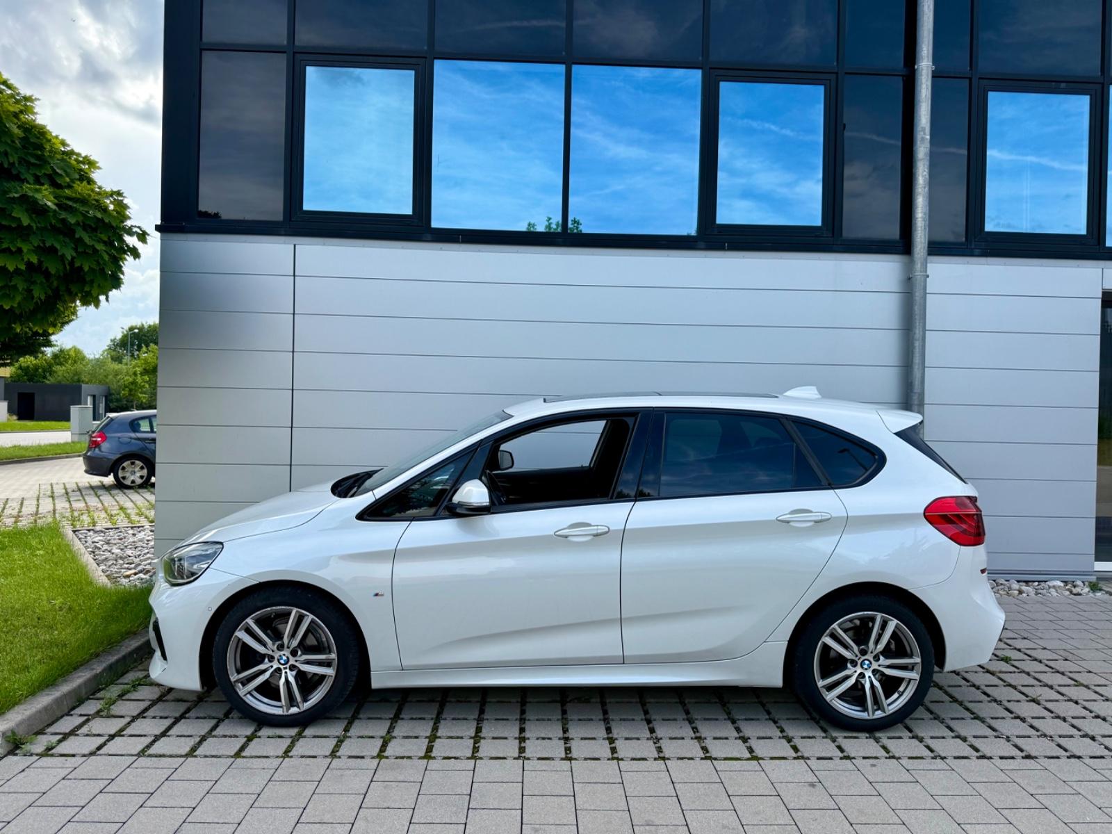 BMW 220i Active Tourer Steptronic  M Sport/Panorama