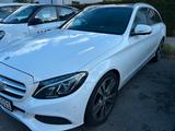 Mercedes-Benz C 400 4MATIC T AVANTGARDE Autom. AVANTGARDE - Mercedes-Benz C 400 bis 25.000 Euro