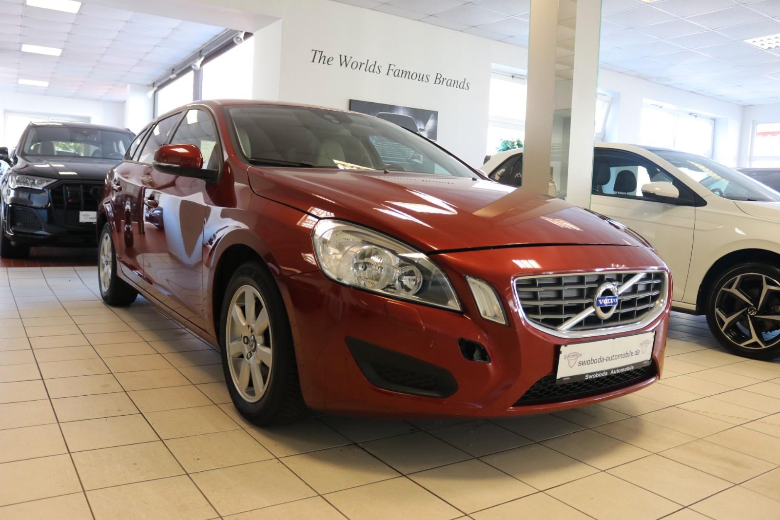 Volvo V60 2011 — photo 15