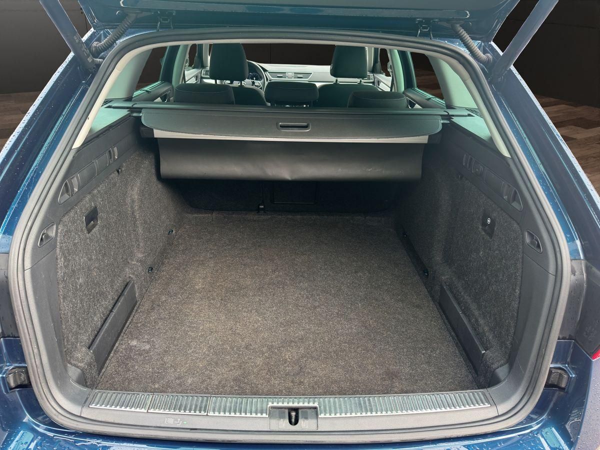 Superb Ambition 2.0 TDI DSG AHK RFK SCHIEBEDACH 