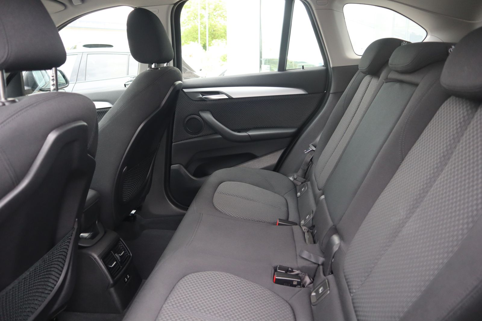 BMW X1 xDrive25e Advantage AHK/RFK/Navi/Tempomat foto 6