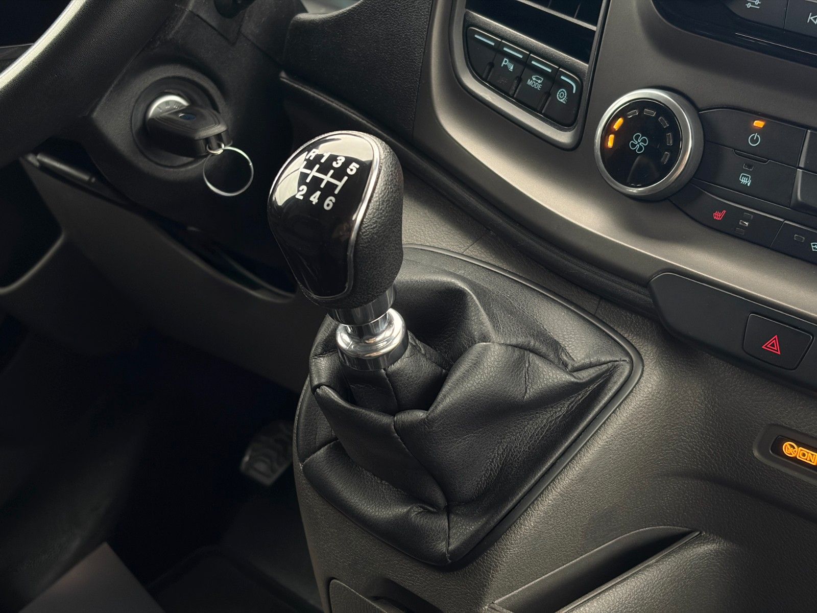 Fahrzeugabbildung Ford Transit Custom 300 L2 H1 Trend Navi Kamera Temp.