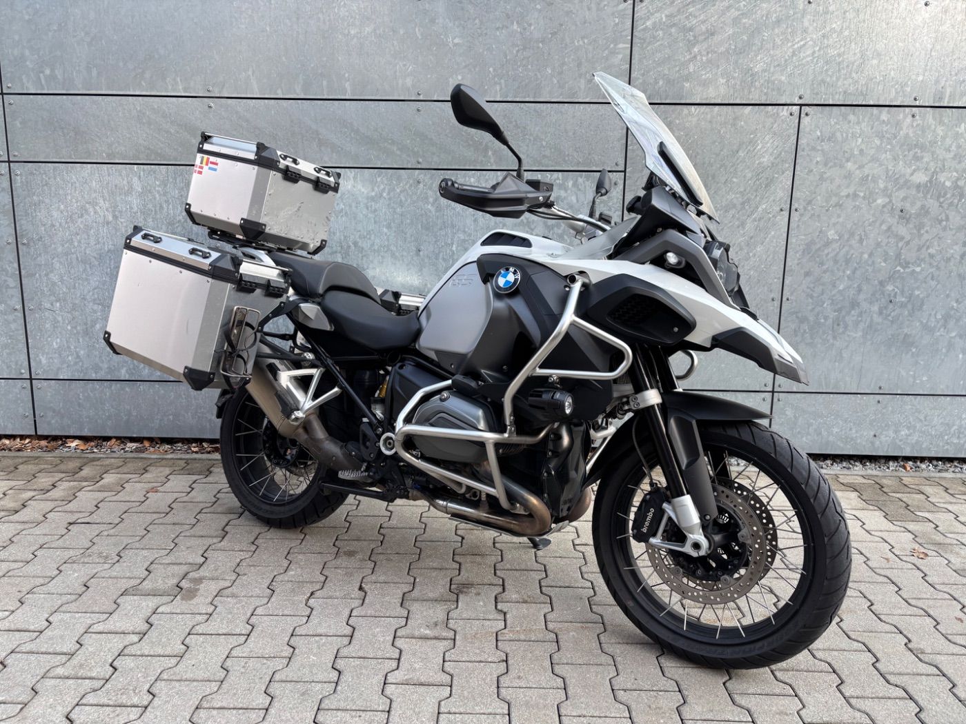 Fahrzeugabbildung BMW R 1200 GS Adventure 3 Pakete Koffer Tieferlegung