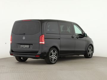 Mercedes V 220 - 6